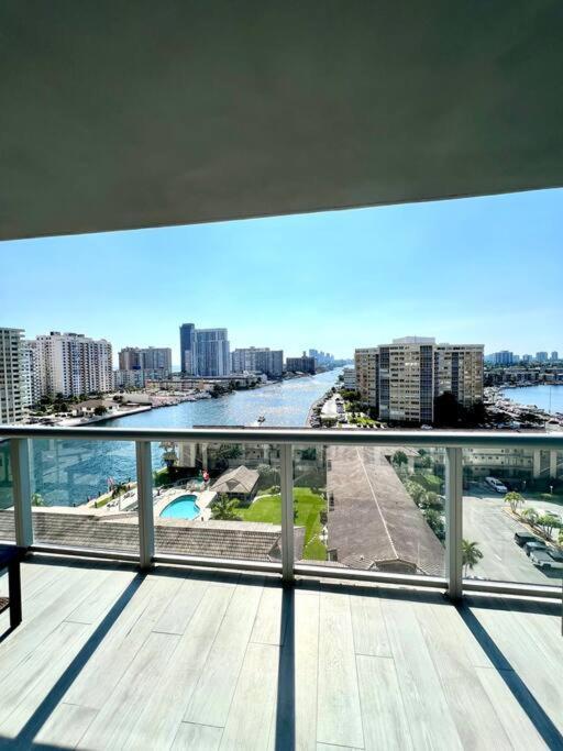 Luxury Condo Steps From Beach Hallandale Beach Eksteriør bilde