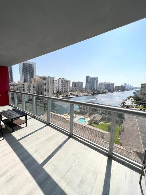 Luxury Condo Steps From Beach Hallandale Beach Eksteriør bilde