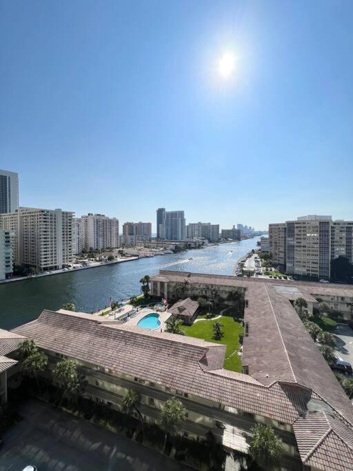 Luxury Condo Steps From Beach Hallandale Beach Eksteriør bilde